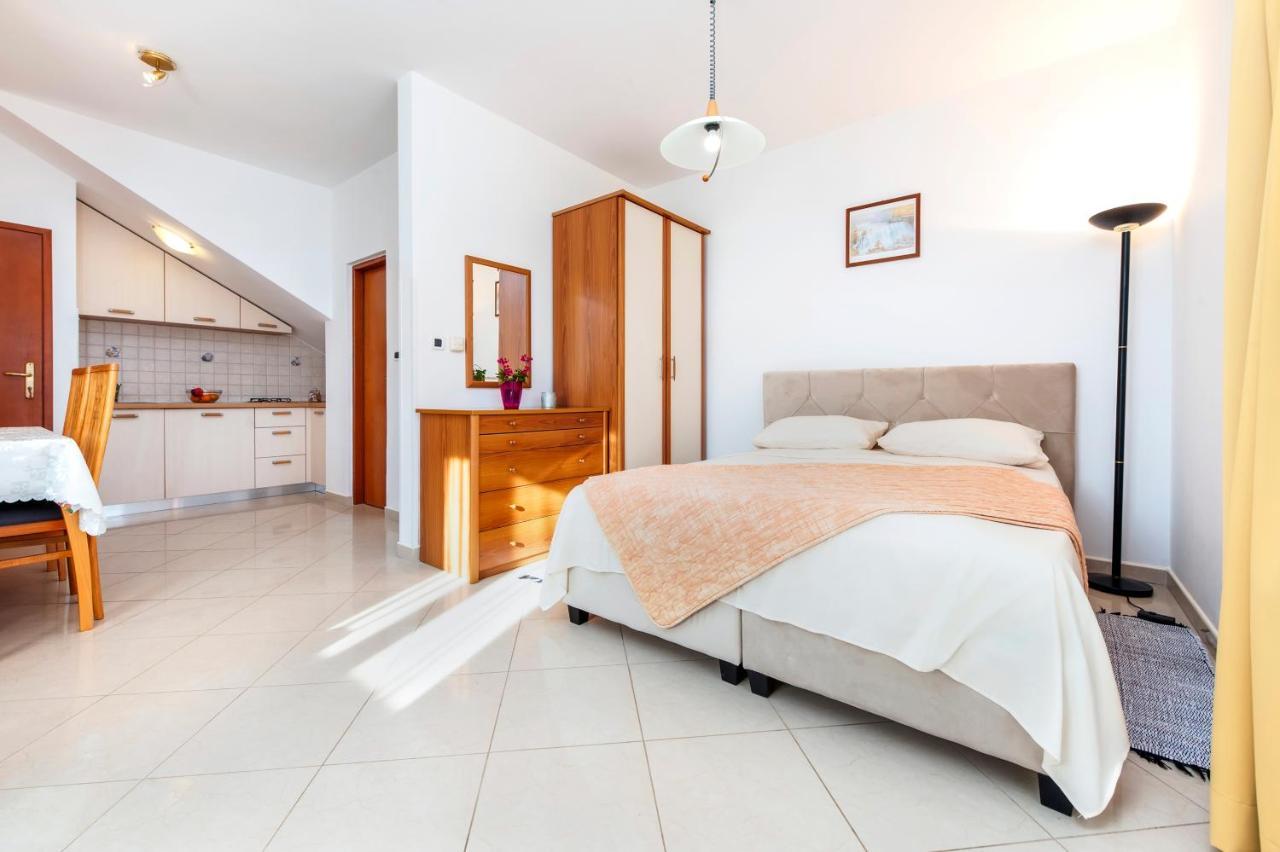 Villa Mara Ровинь Экстерьер фото